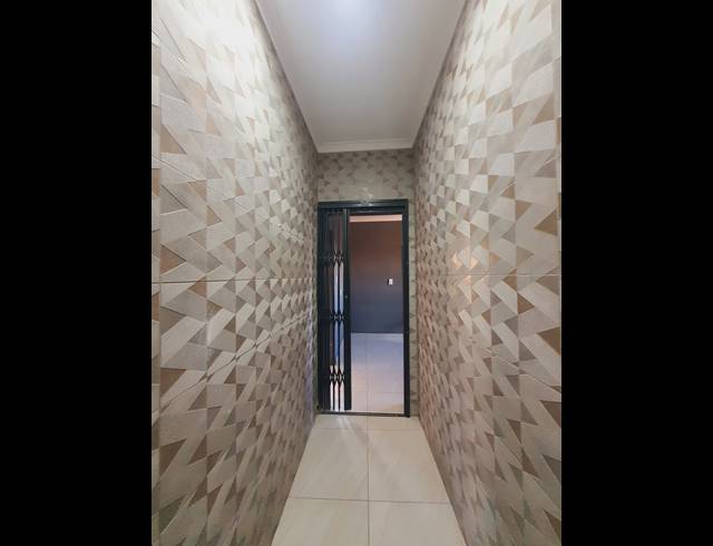 1 BEDROOM APARTMENT TO LET IN RABIE RIDGE